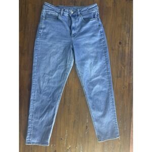 American Eagle Mom Jean High Rise Straight Leg Size 6 Regular Light Wash Denim